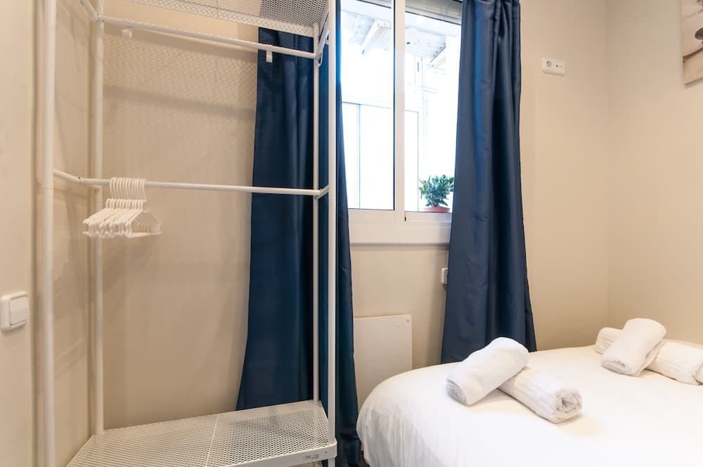 Lovely and Central 4 BR Apartment