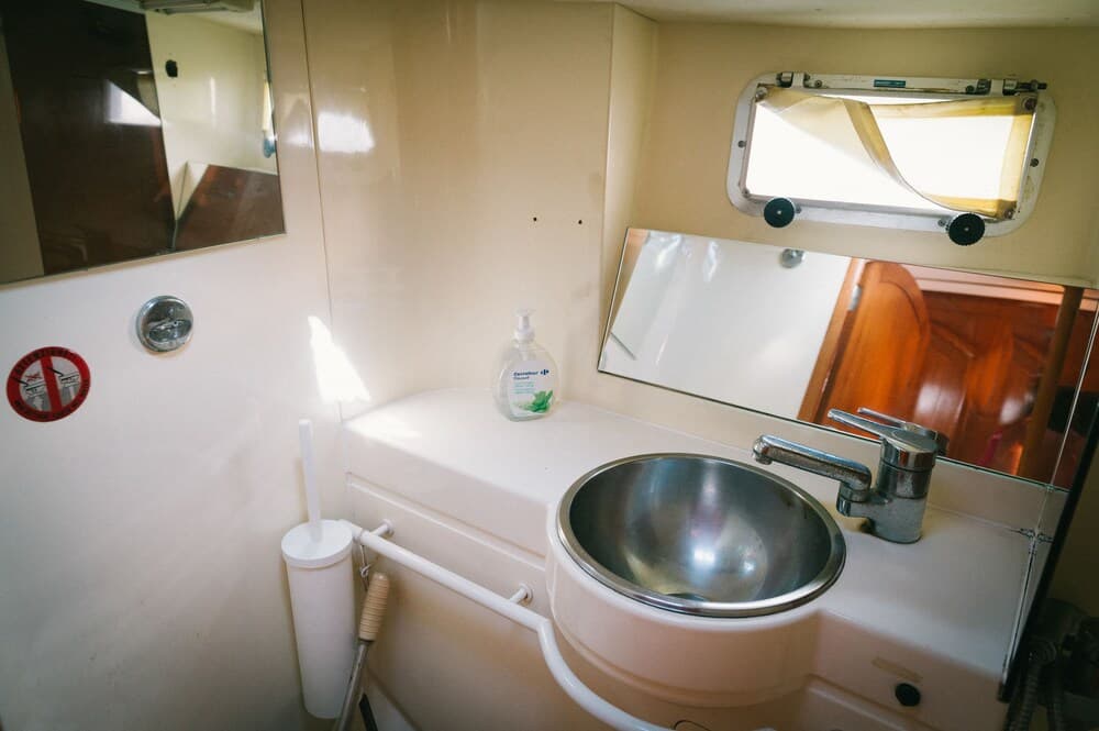 Sheliak boat and breakfast