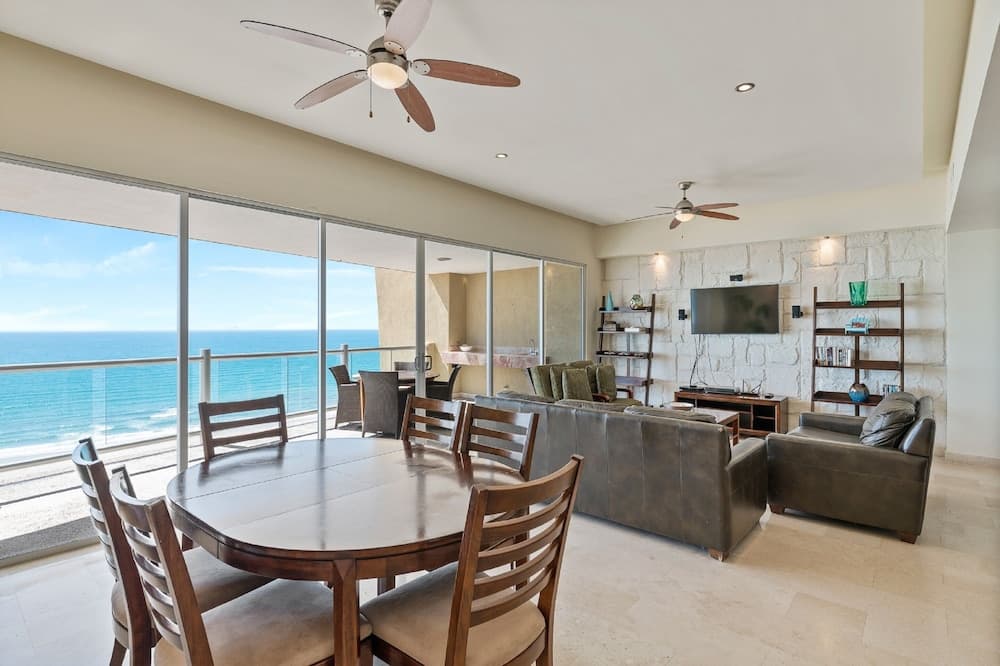 Encanto Living 1101 -2BR by Kivoya