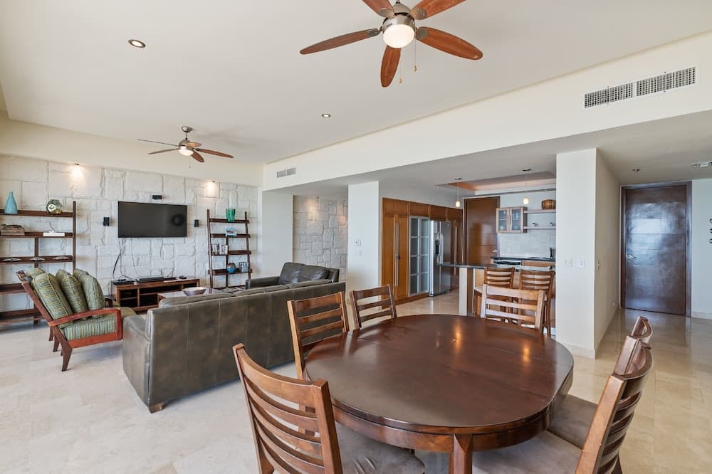 Encanto Living 1101 -2BR by Kivoya