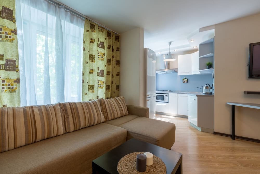 AG Apartment on Mashinostroenya 9, 135