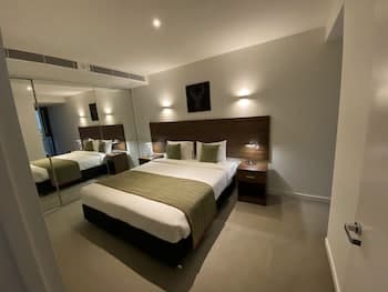 Flinders Street Apartments