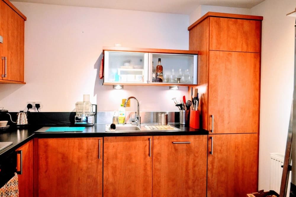 Quirky and Modern Apartment Near the Shore