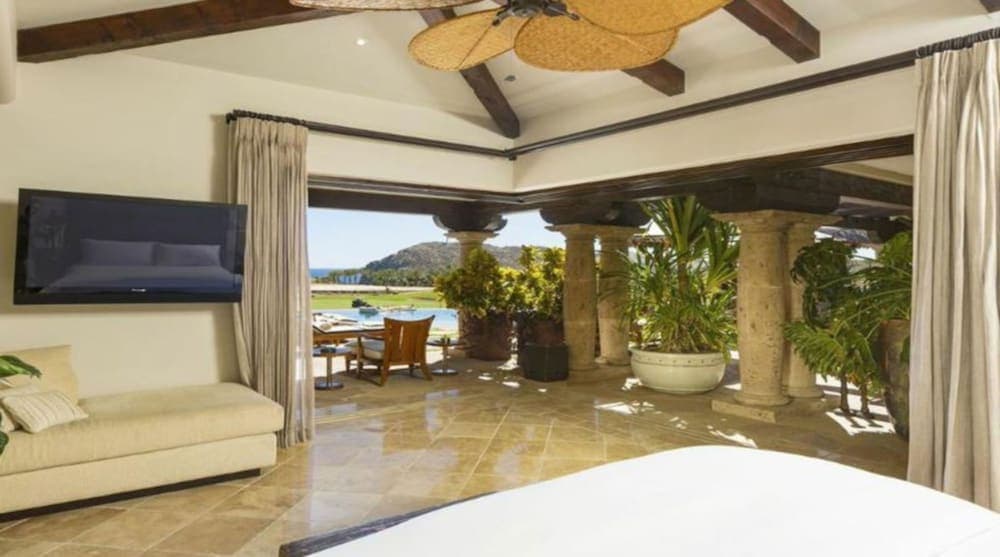 Casa Costa  by Cabo Platinum