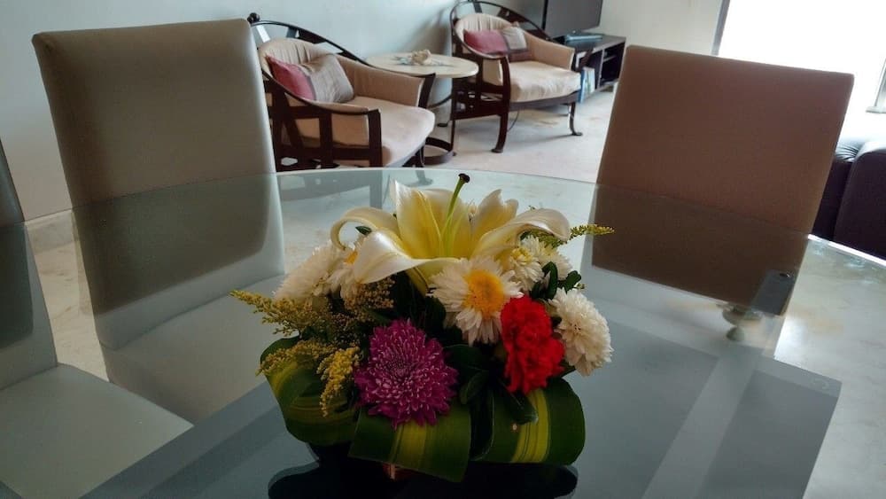 Vista Condominium by ChezPlaya