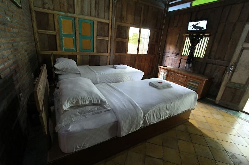 Omah Lila by The Grand Java