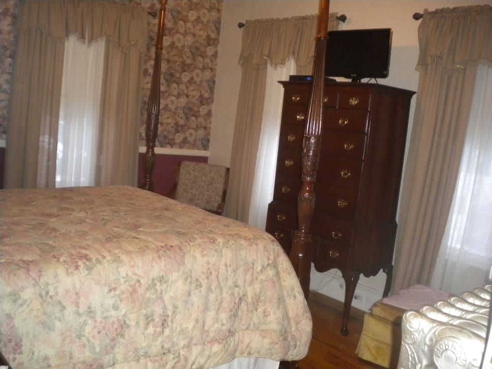 Fleetwood House Bed & Breakfast