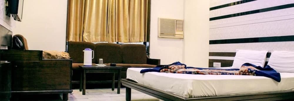 Hotel Ambaji International