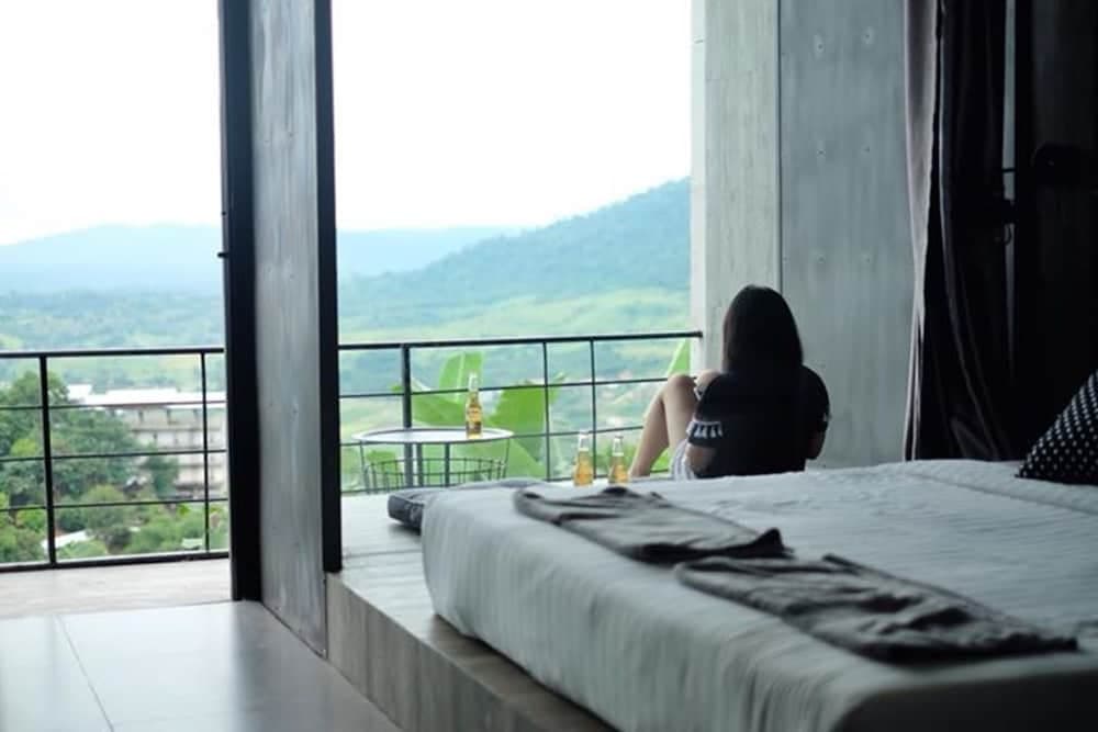 Khao Kho Bay Bay Resort