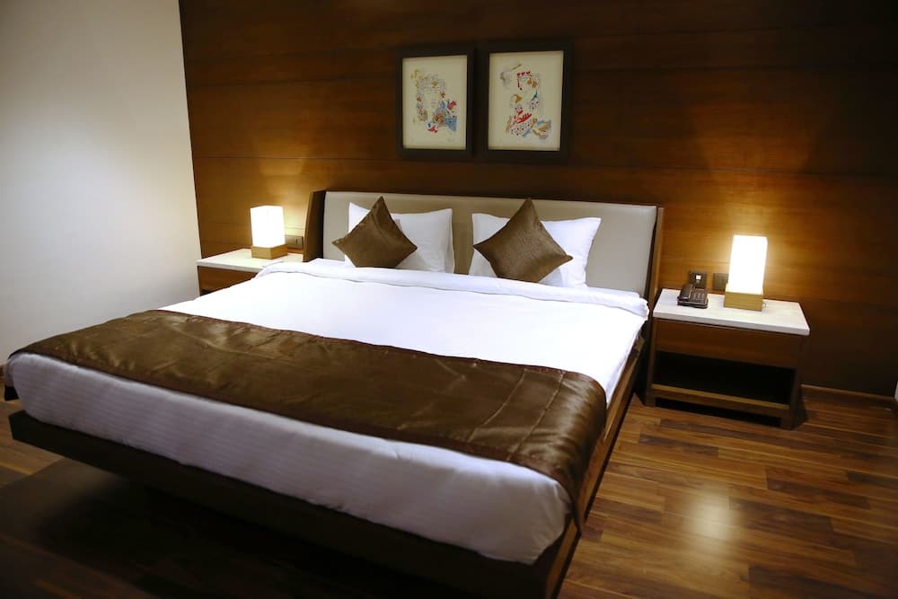 Five Petals Hotel & Banquets