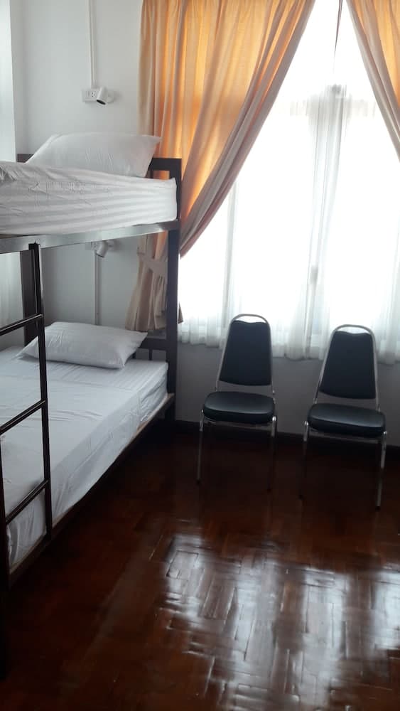 Vanilla Hostel & Bar