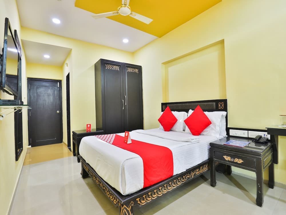 OYO 14549 Hotel Lotus Residency