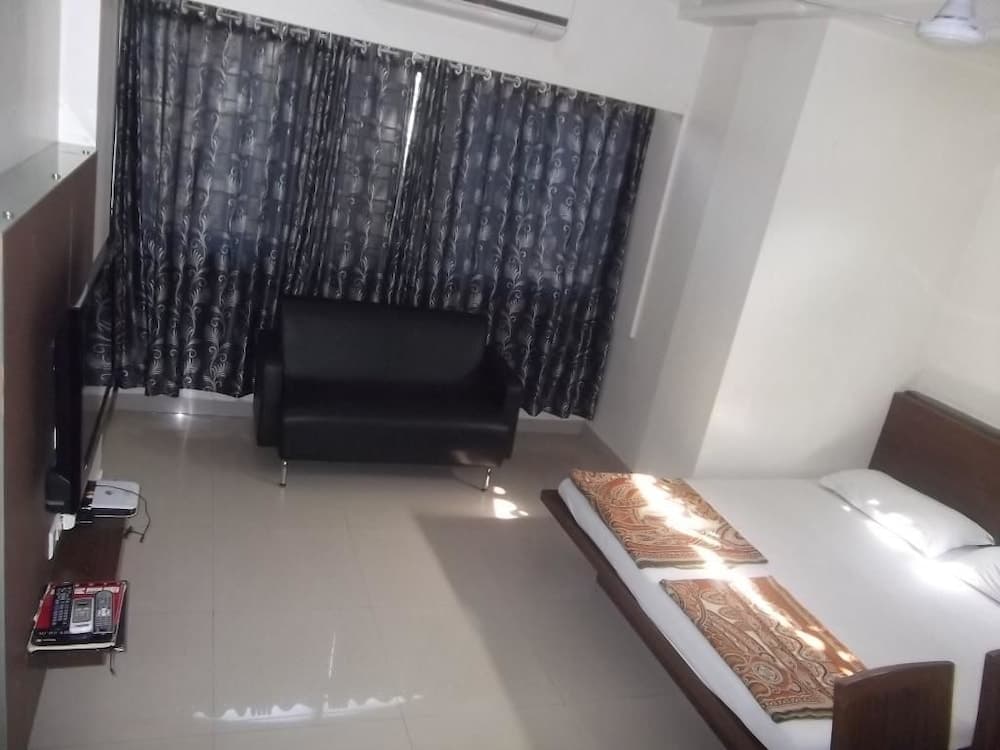 Hotel Rajshree Lodging