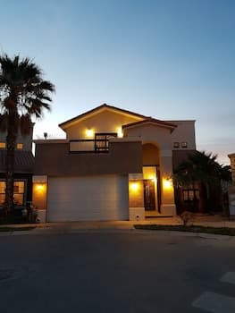 Residencia a 100 mts del consulado