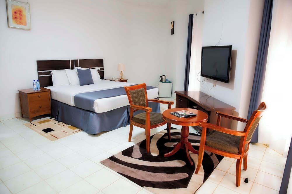 Romalo Hotel & Apartments