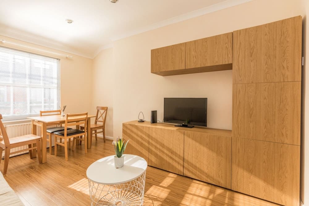 Eson2 - The Martlett Court Residence II