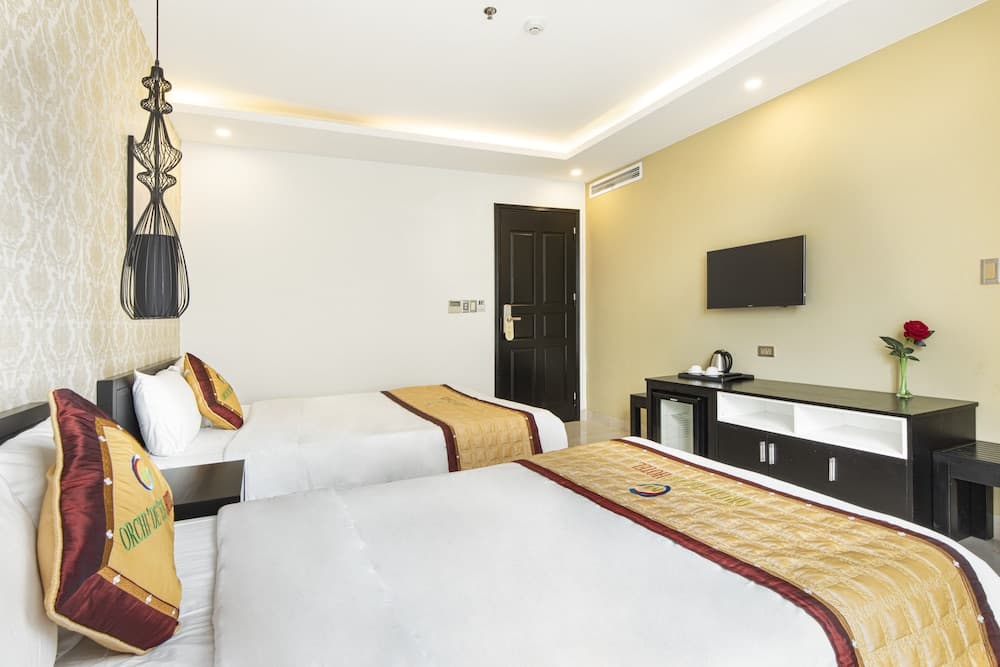 J&B Hotel and Apartments