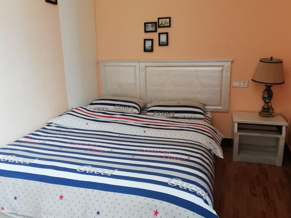 En Attendant Godot Youth Hostel