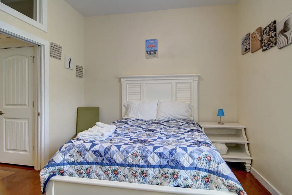 Sun Castle Pb221 3 Bedroom Condo by Redawning