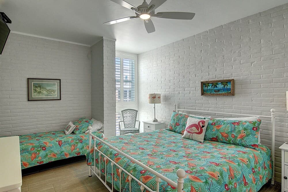 Channelview 206 2 Bedroom Condo by Redawning