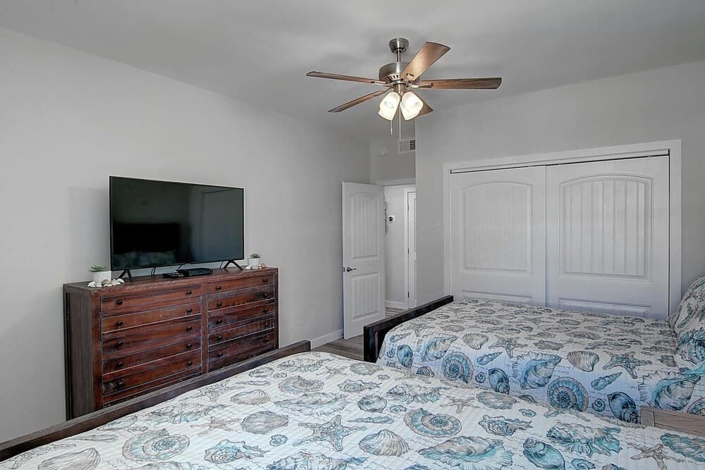 Channelview 215 3 Bedroom Condo by Redawning