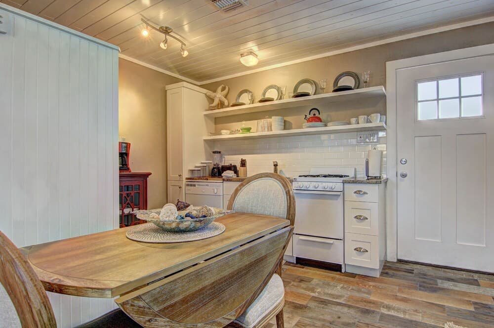 Spring Showers Ss523g Studio Bedroom Cottage by Redawning