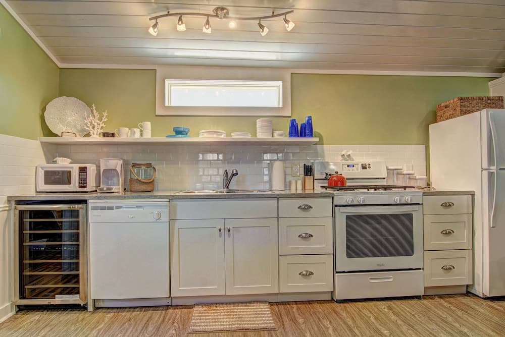 Hurricane Harbour Ss523h 2 Bedroom Cottage by Redawning