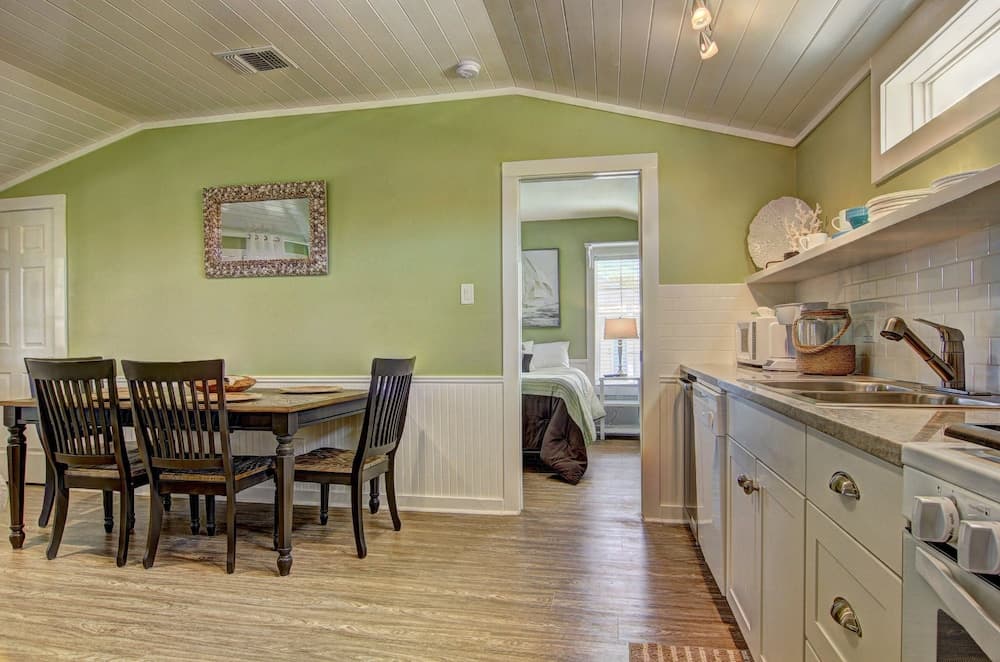 Hurricane Harbour Ss523h 2 Bedroom Cottage by Redawning