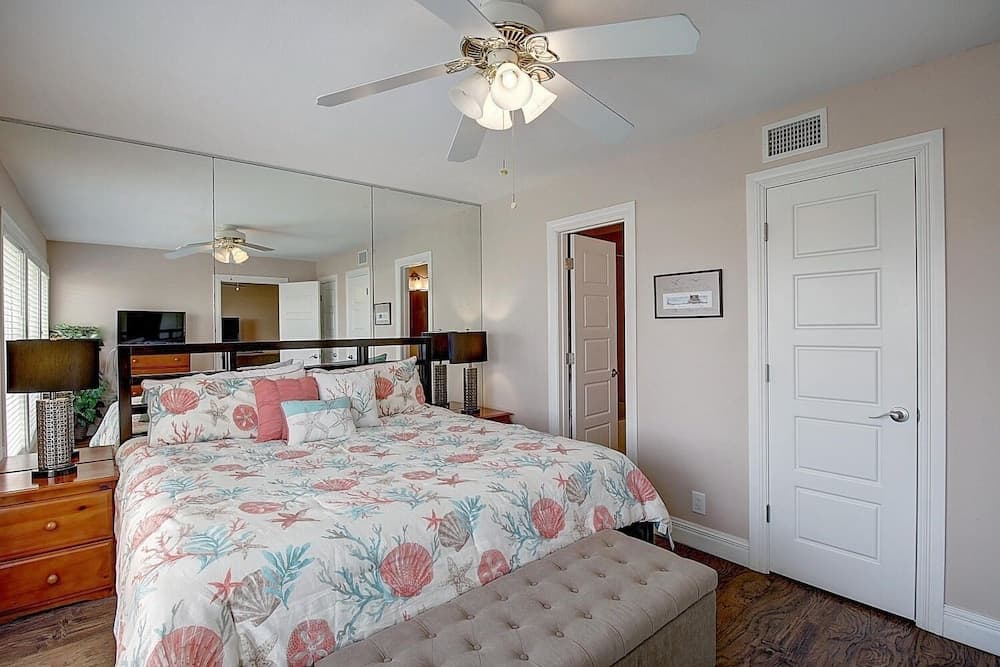 Under The Sea 405bh 2 Bedroom Condo by Redawning