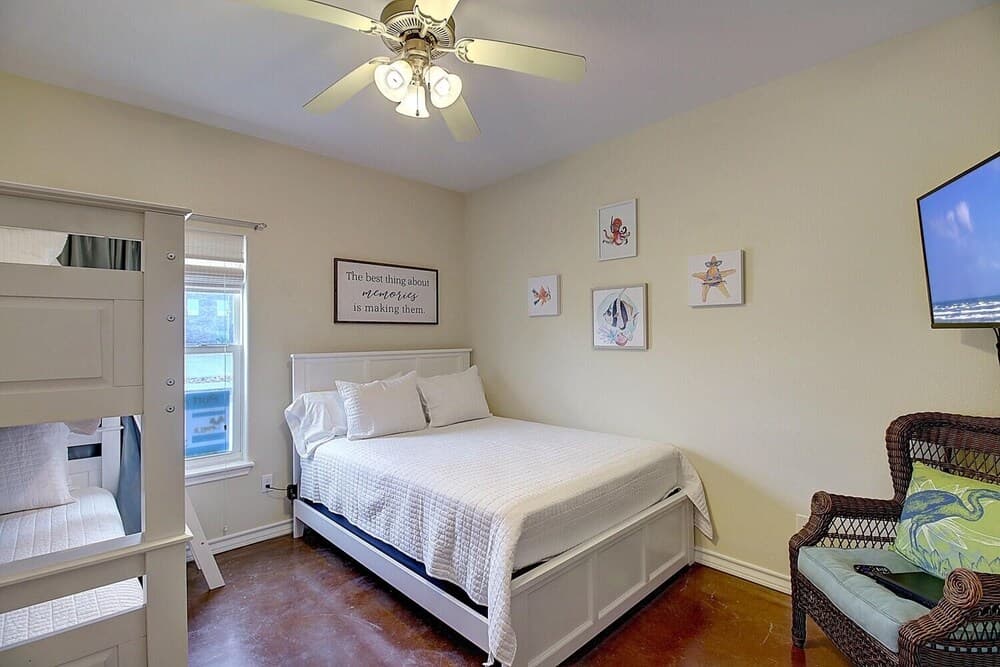 Admirals Quarters 103pb 2 Bedroom Condo by Redawning