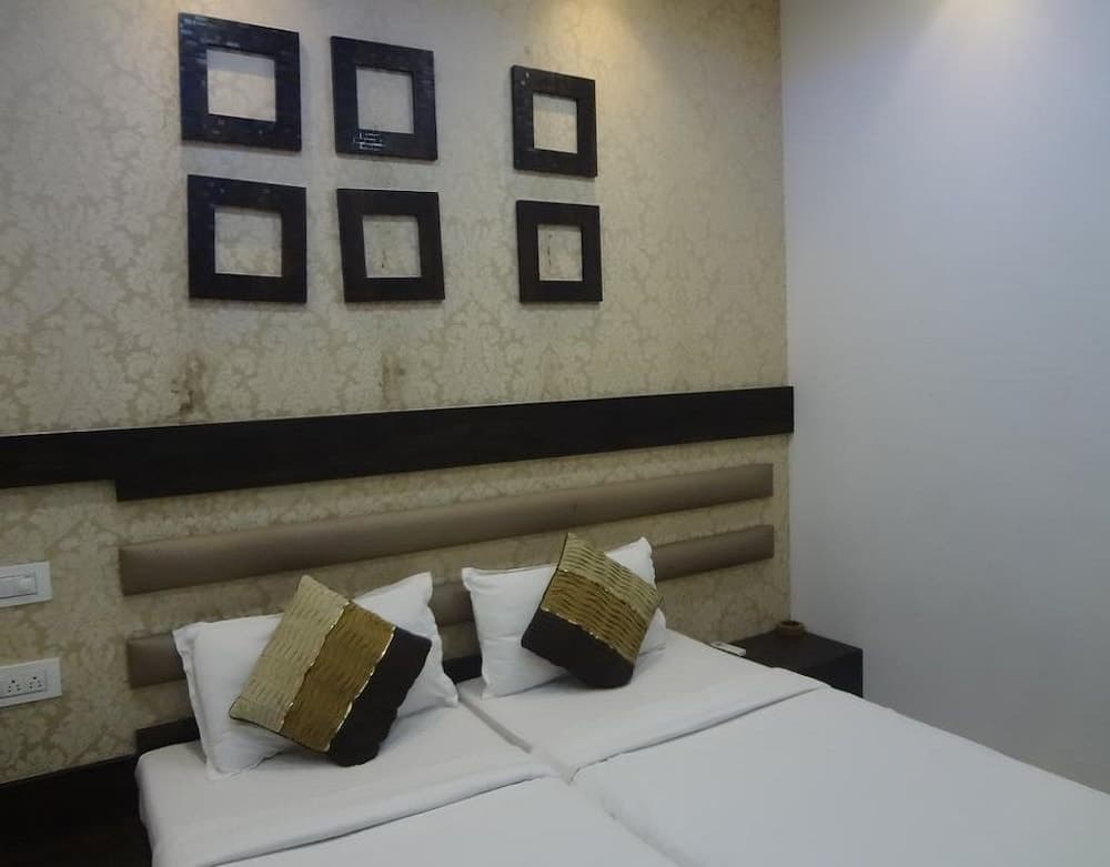 Room Maangta 136 - CST