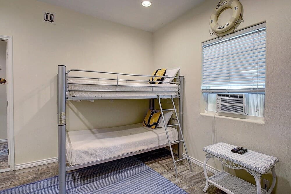 Sunny Daze 690sp 6 Bedroom Home by Redawning