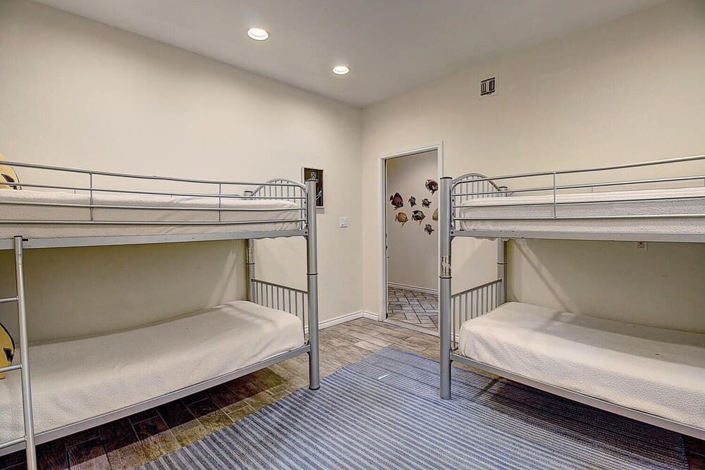 Sunny Daze 690sp 6 Bedroom Home by Redawning