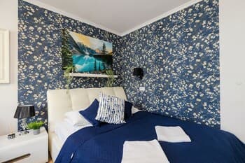 UNIT Short Rent Apartment by Warsaw Metro Station