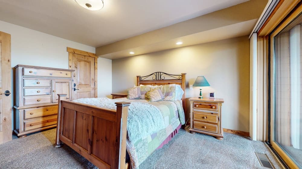 Bridges Townhome 15 Remodeled Mountain View Townhome With Private Jacuzzi and Garage by Redawning