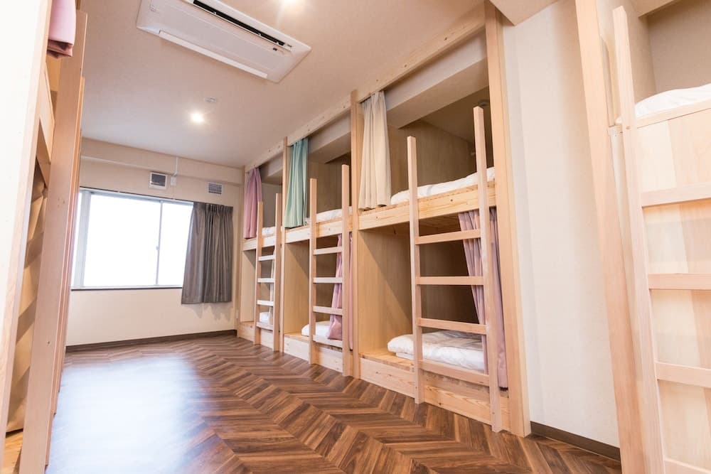 RED HELMET House＆Sports Bar Hiroshima - Hostel