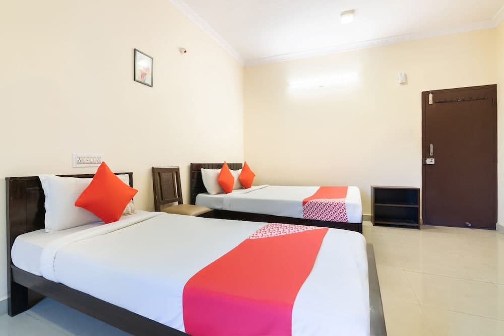 OYO 10523 Spandana Residency