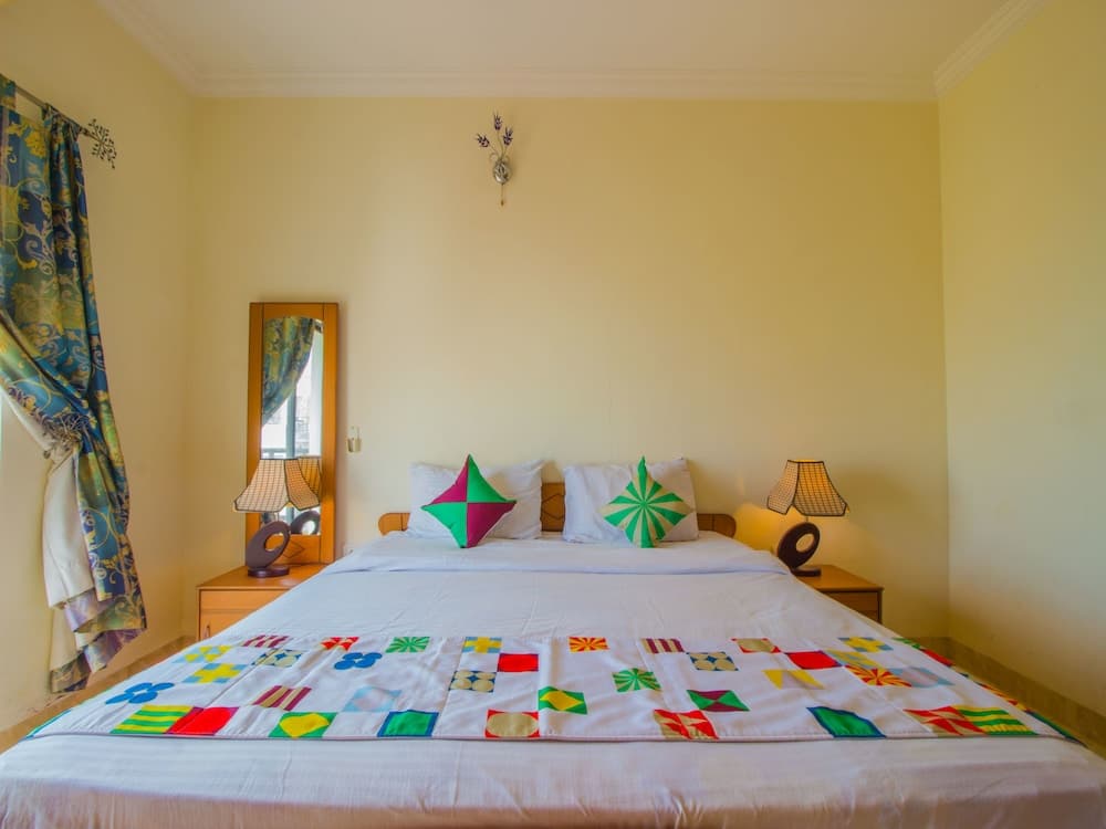 OYO 12867 Home Luxurious 2BHK Near Airport