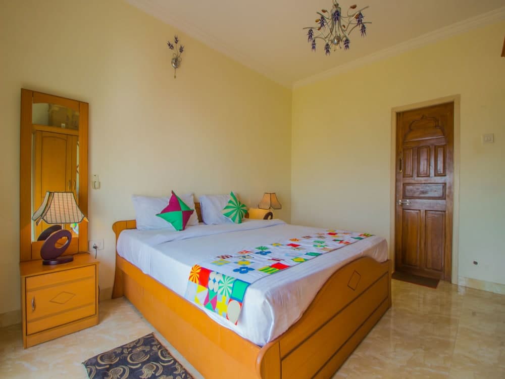 OYO 12867 Home Luxurious 2BHK Near Airport