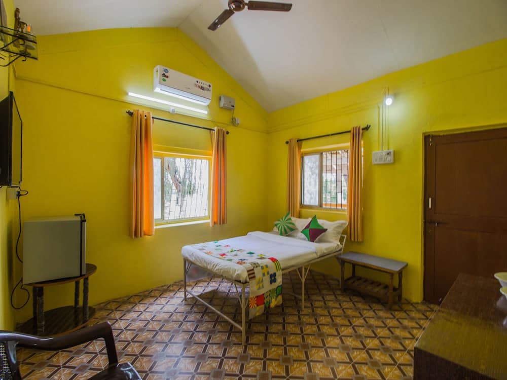 OYO 13117 Home Lake View Studio Canacona