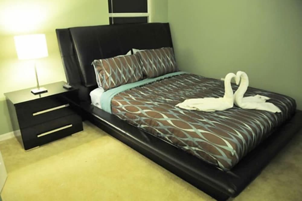 Solana #2 - 7 Bed 5 Baths Villa