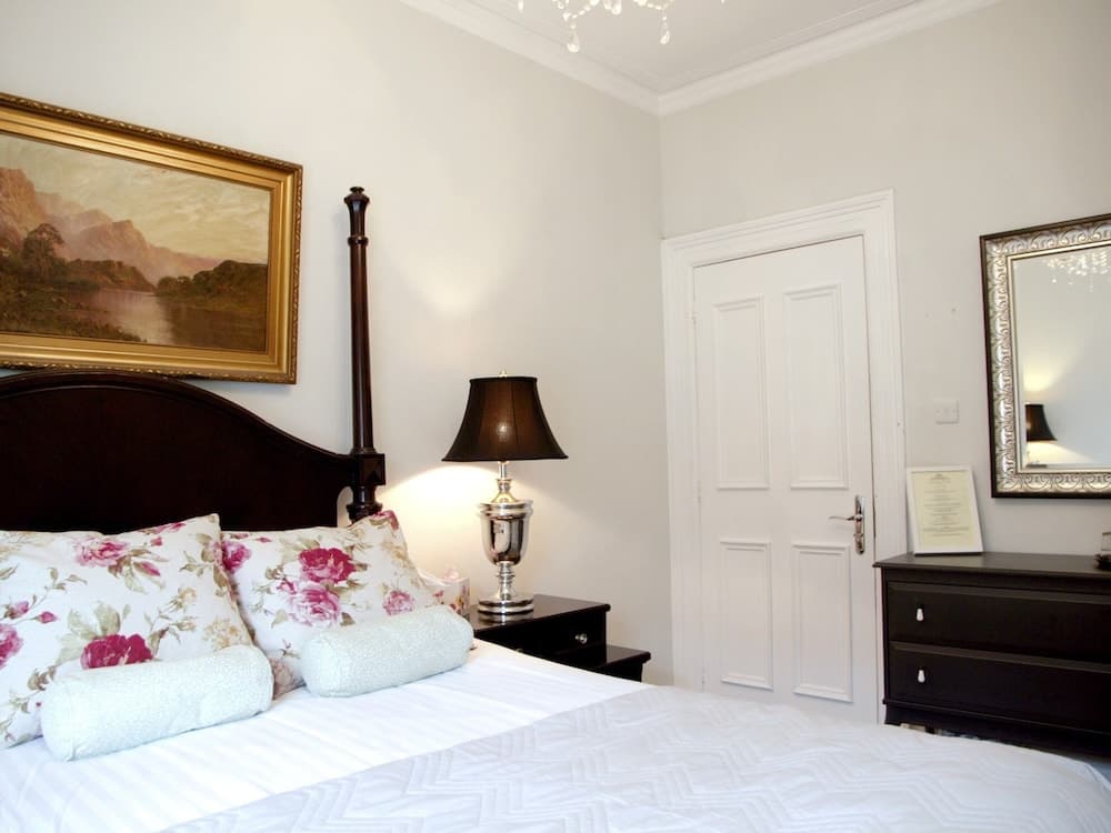 Maryville House Tearooms & Boutique B&B