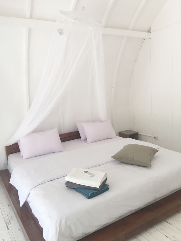 Maleo Moyo Seaside Resort