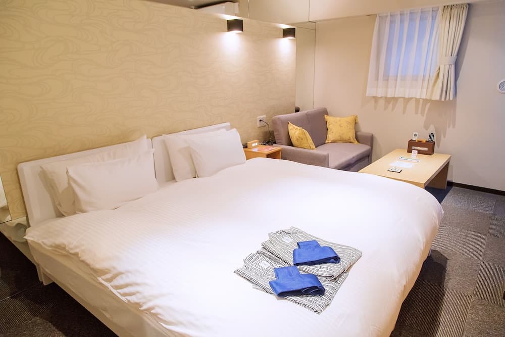 Matsuishi Shijo Karasuma Hostel