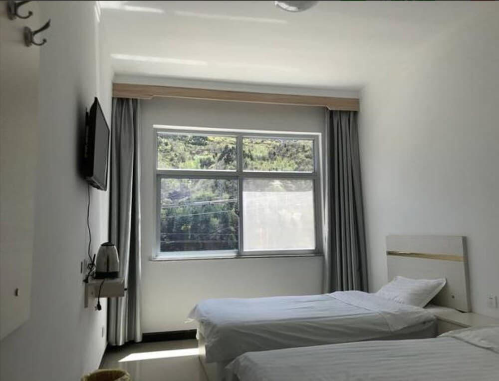 Pingshun Fuya Fengqing Hotel