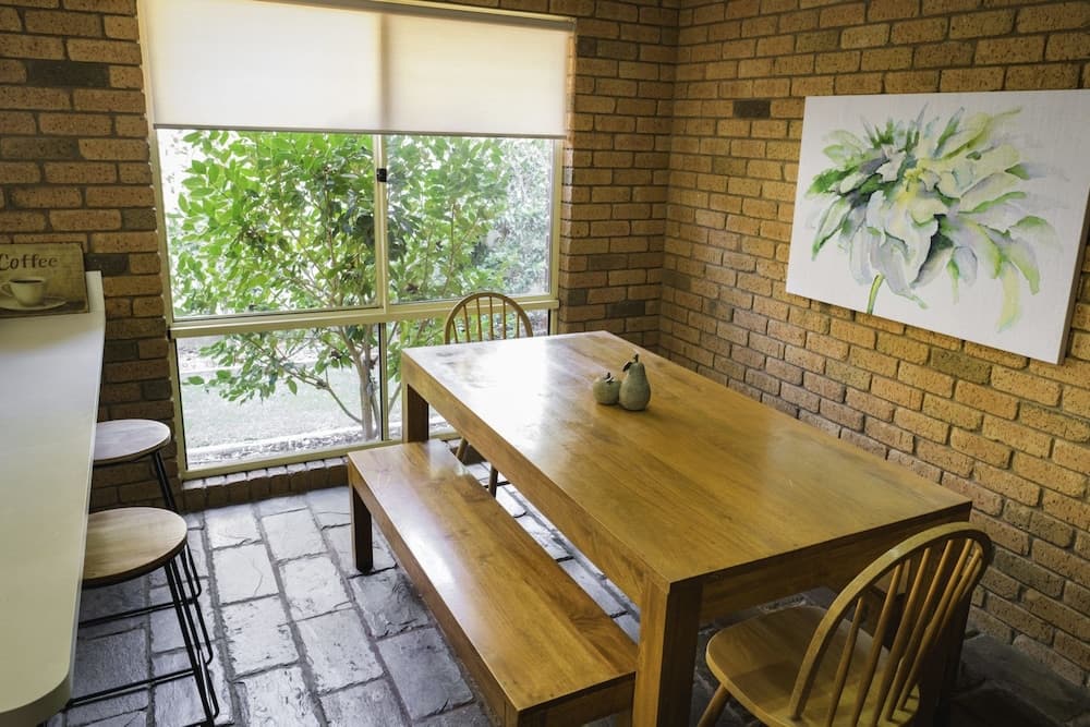 Monty's On Lumley Drive