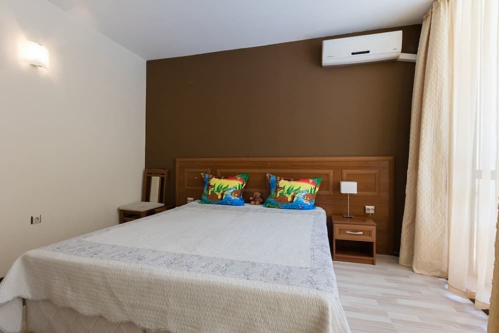 Two Bedroom Apartment with Kitchen & Balcony