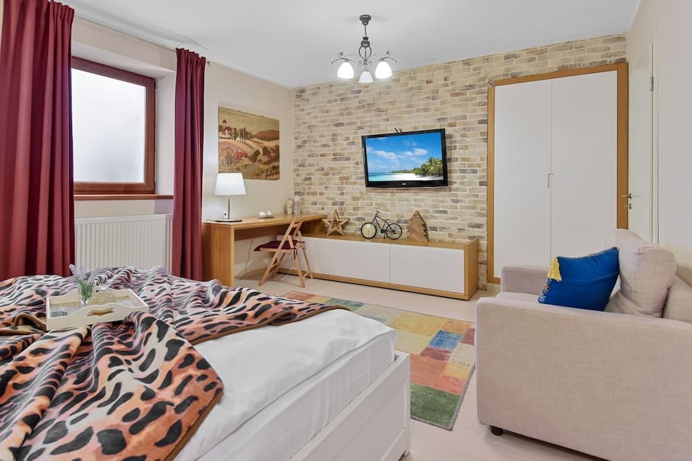 Piata Sfatului Studio