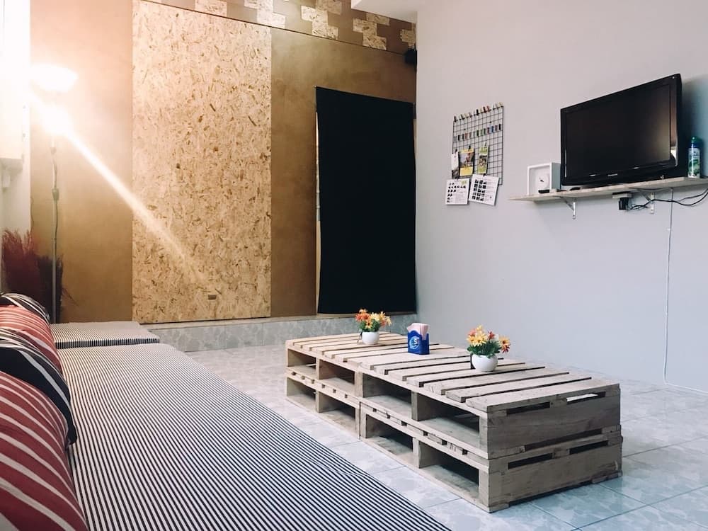 Oppa House Hostel - Adults Only