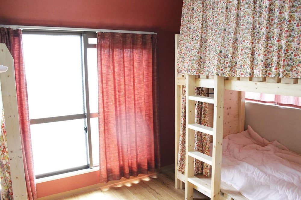 GUESTHOUSE YOURS - Hostel